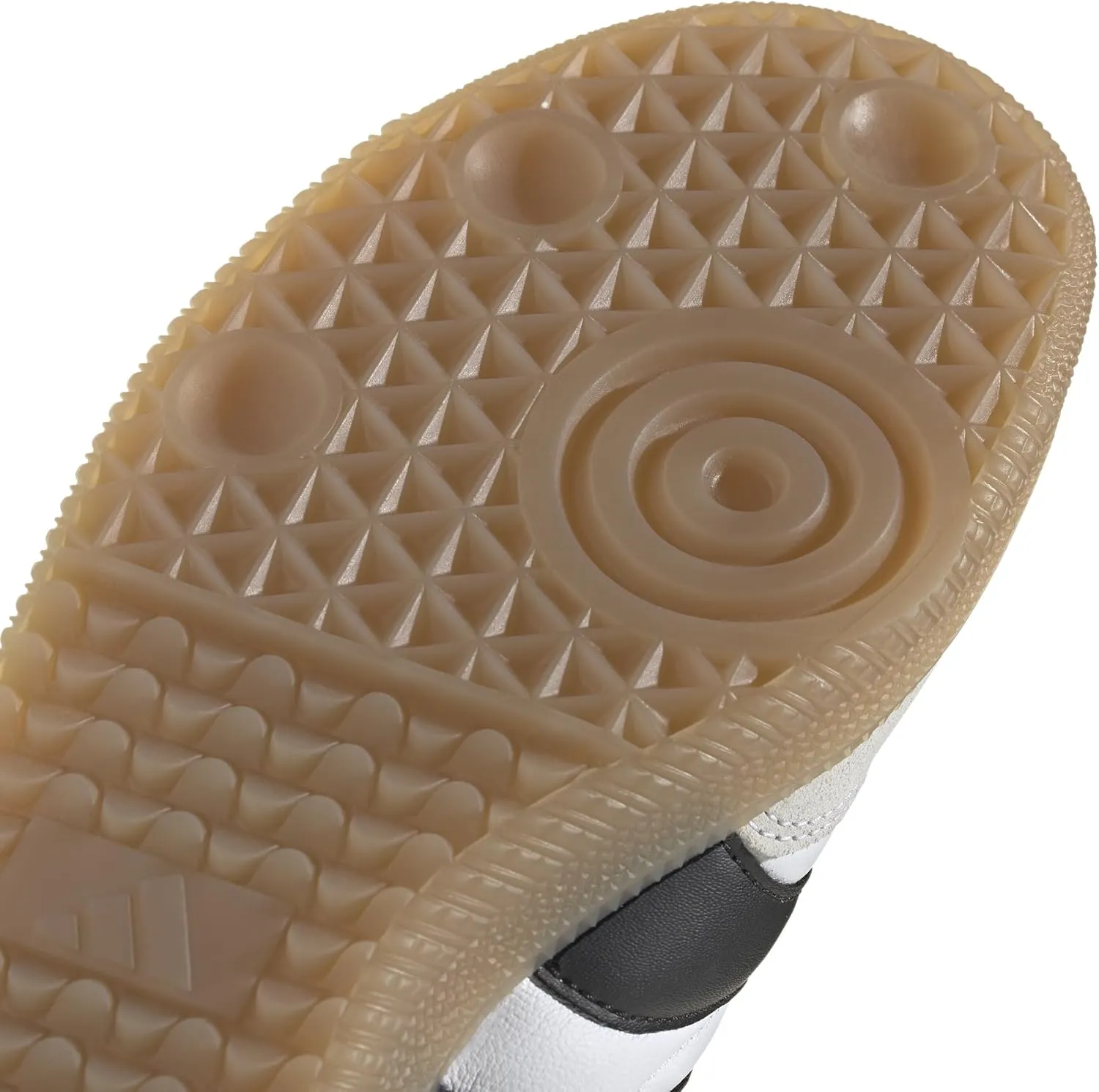adidas Unisex Freestyle Indoor Sneaker