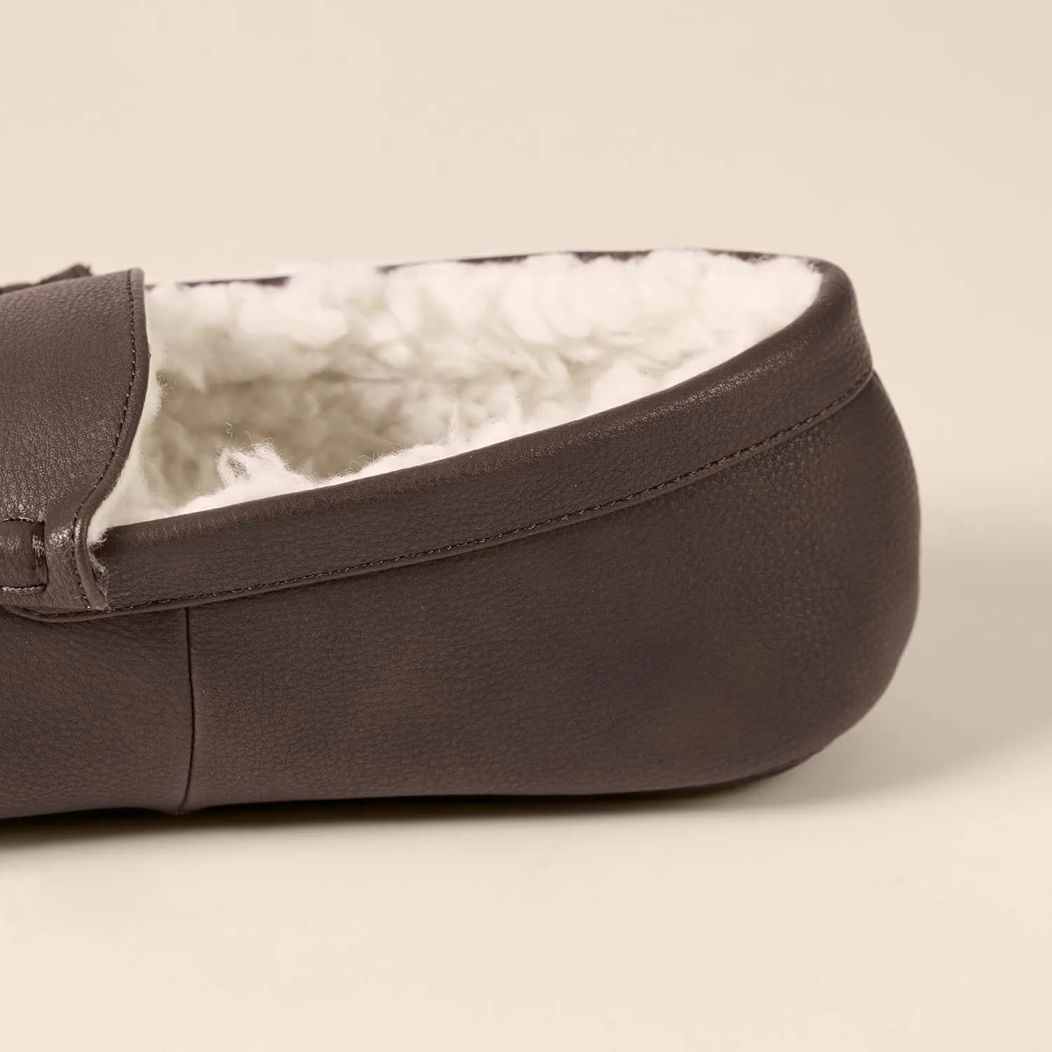 Amazon Essentials Men's Moccasin Slipper