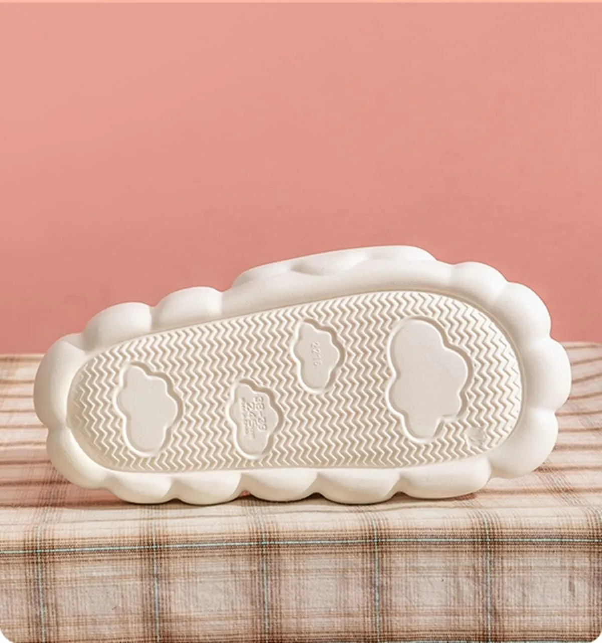 Aoakva Kawaii Cloud Design Slippers Kawaii Clogs Mules for Girls Women Summer Shower Slippers Non-Slip Beach Shoes EVA Soft Durable
