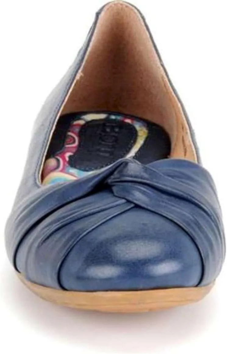 BORN Women's, Lilly Flat