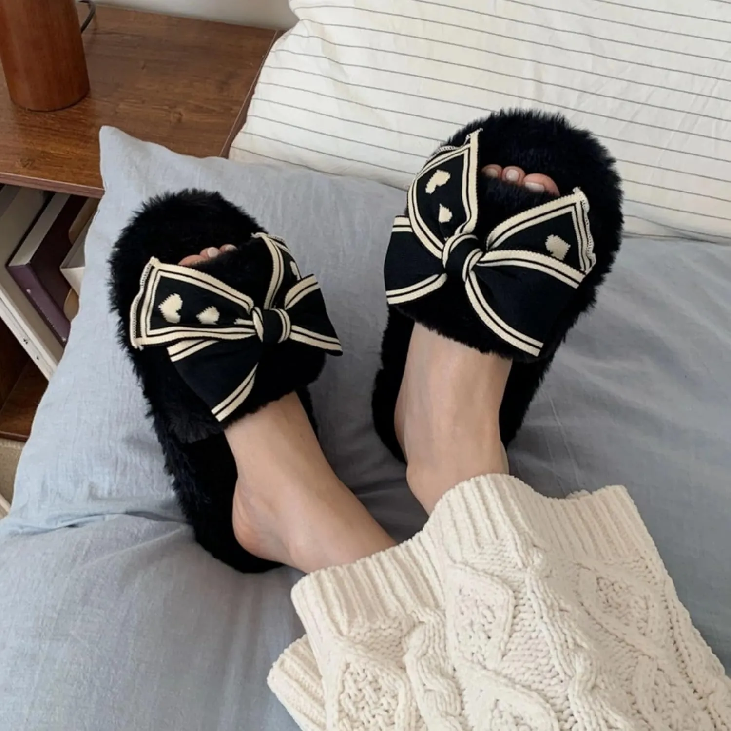Bow Slippers for Women Indoor Open Toe Plush Bow Tie Slides House Shoes Soft Non-Slip Sole Slip On Slippers with Bows Winter Warm Home Cotton Slippers Bedroom Slippers Outdoor Wear
