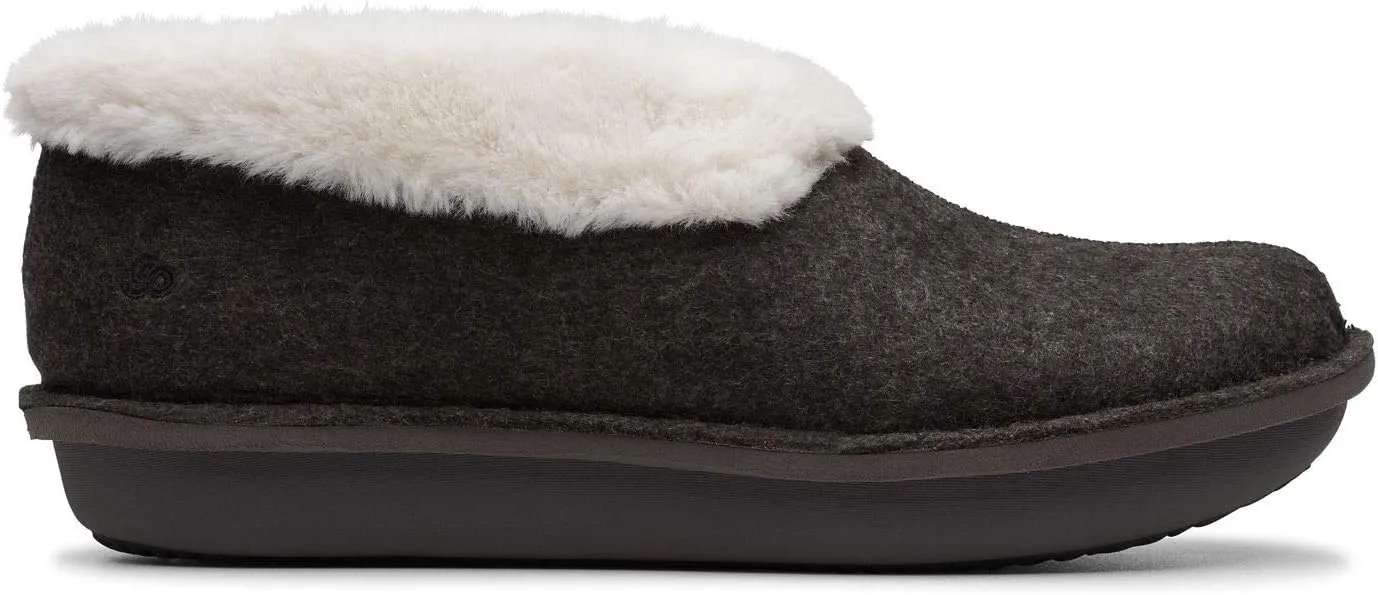 Clarks Women's Step Flow Low Slipper