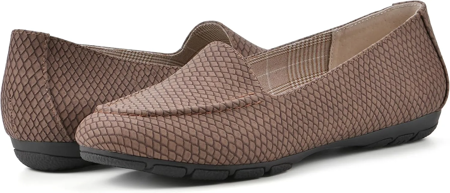 CLIFFS BY WHITE MOUNTAIN Women's Gracefully Tailored Loafer Flat