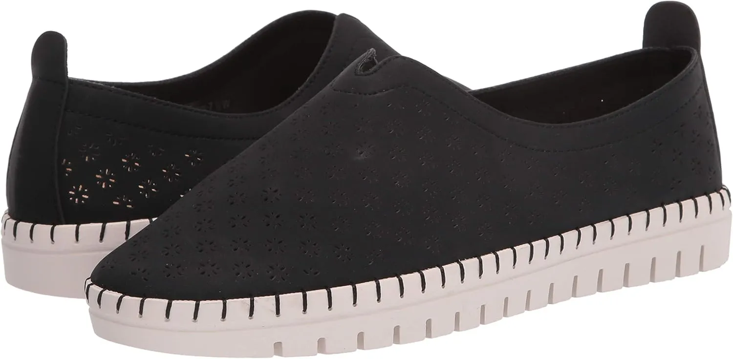 Easy Street Women's Flat Sneaker
