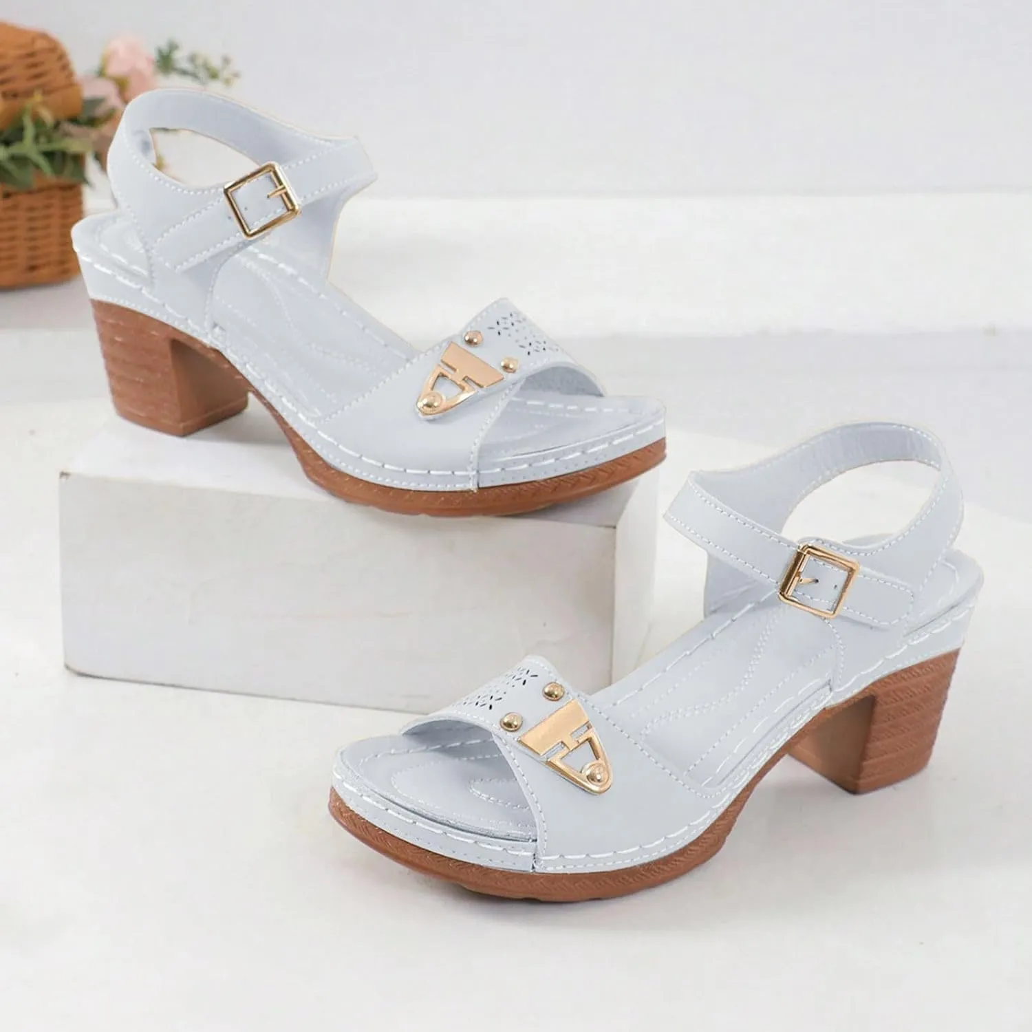 Eduavar Women's Wedge Sandals, Orthopedic Leather Peep Toe Cutout Zipper Chunky Heeled Sandals in White, Brown for Casual Wear