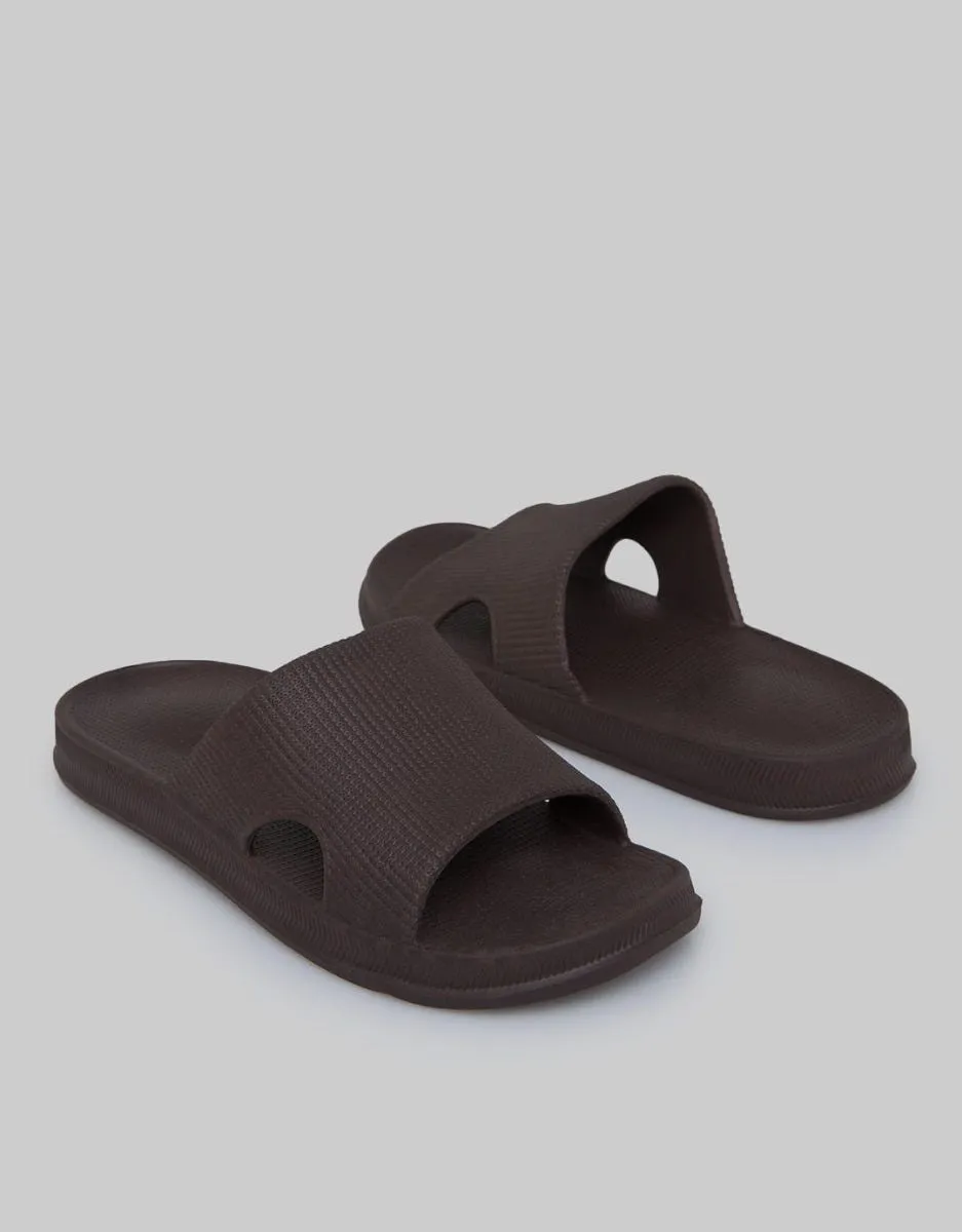 Fladeo Buckle Detail Sandal Karet Pria