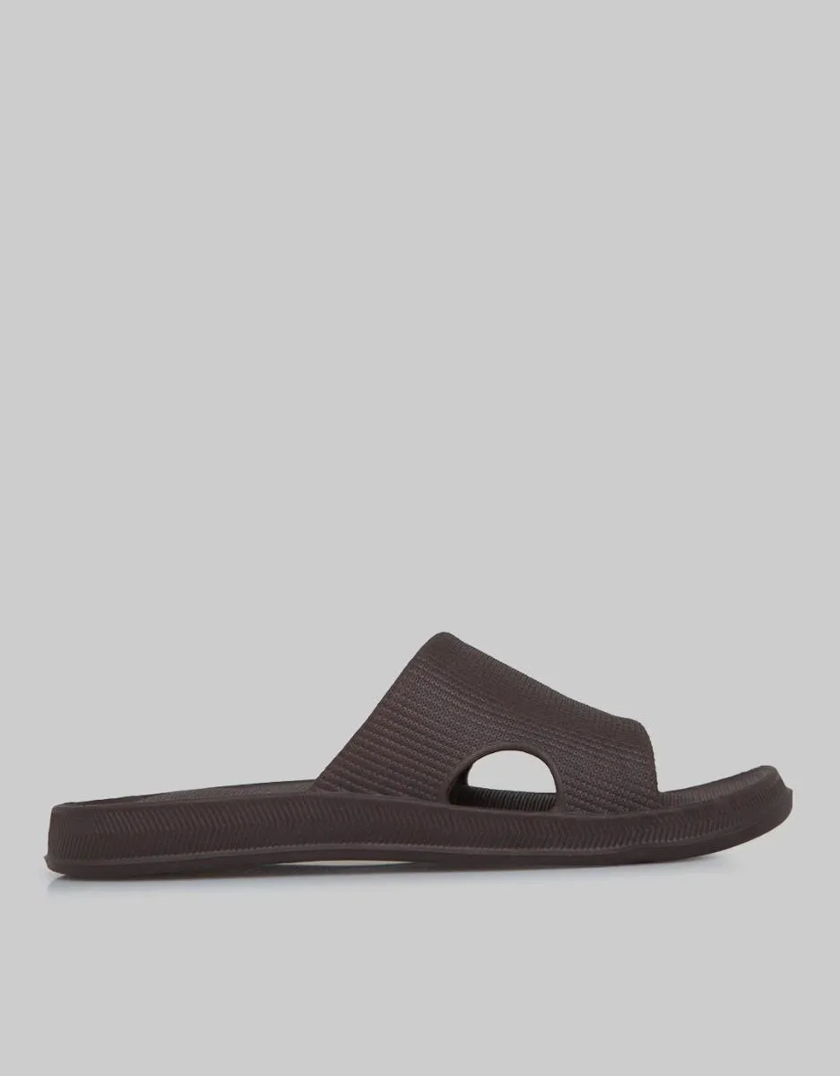 Fladeo Buckle Detail Sandal Karet Pria