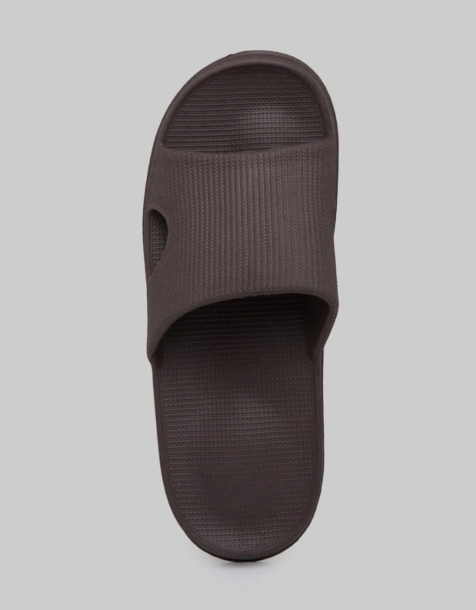 Fladeo Buckle Detail Sandal Karet Pria