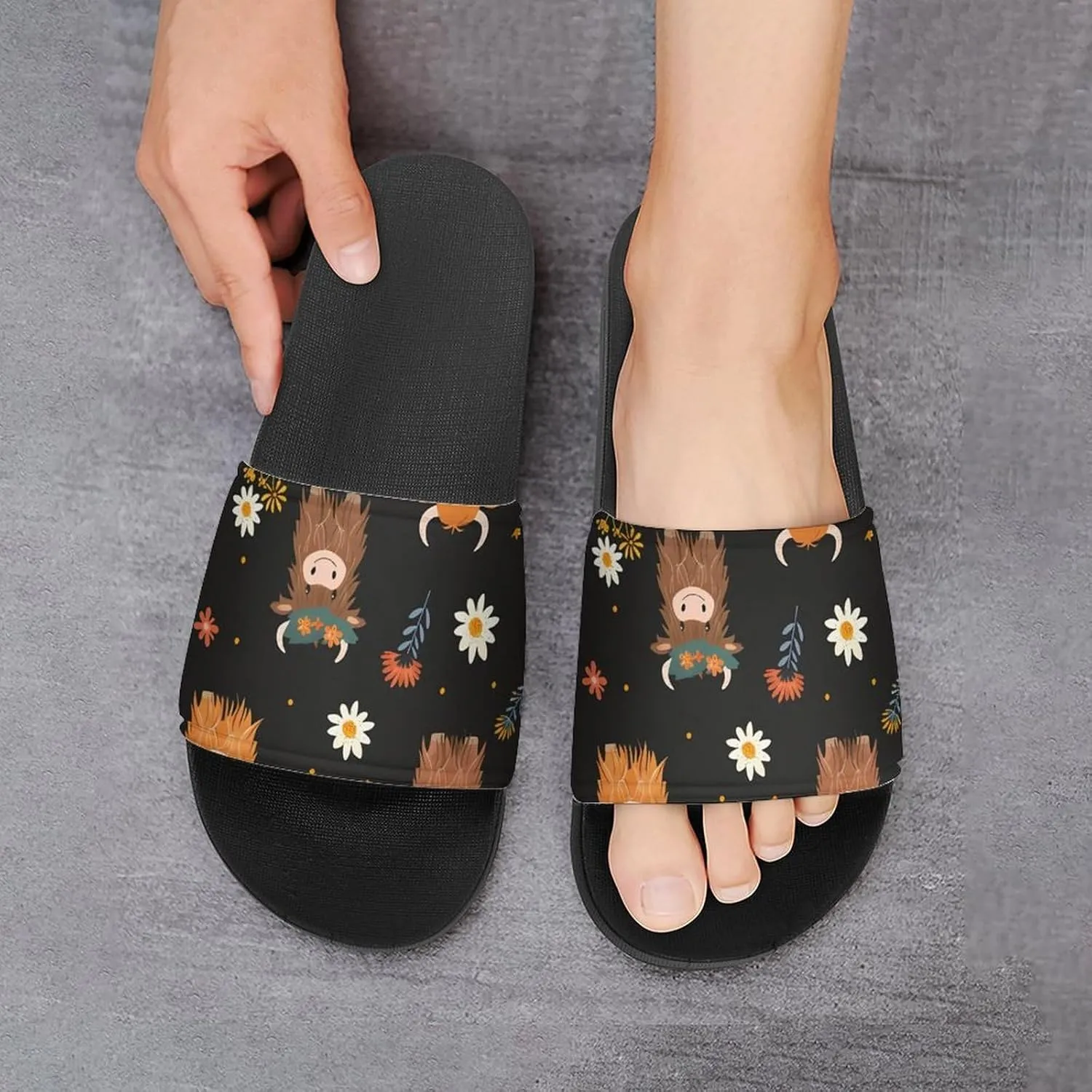 Highland Cow Floral Slippers for Women Men Anti-Slip Shower Slides Open Toe Slippers for Home Outdoor Beach