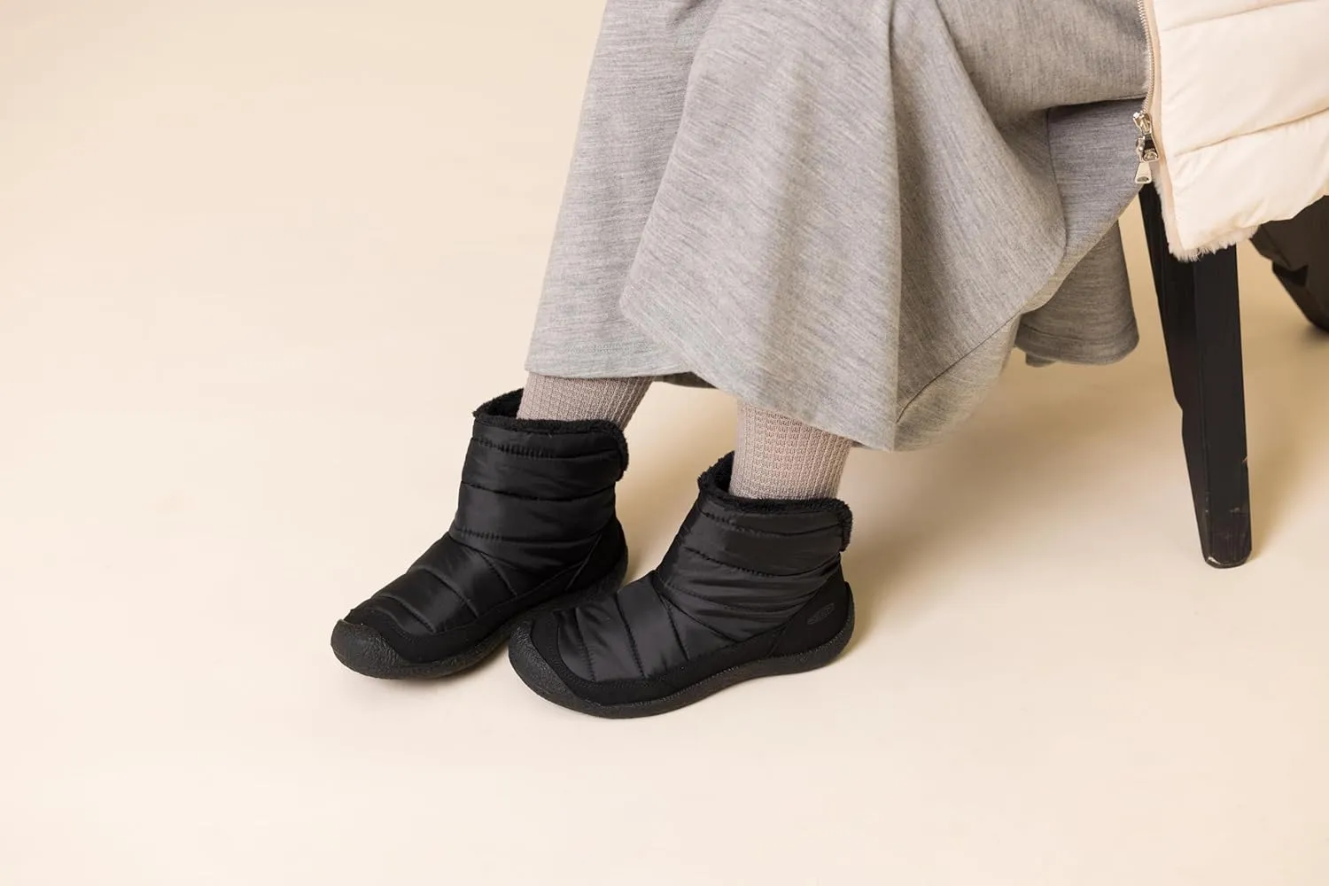 KEEN Women's Howser Fold Down Warm Indoor Outdoor Comfortable Slipper Chukka Boots