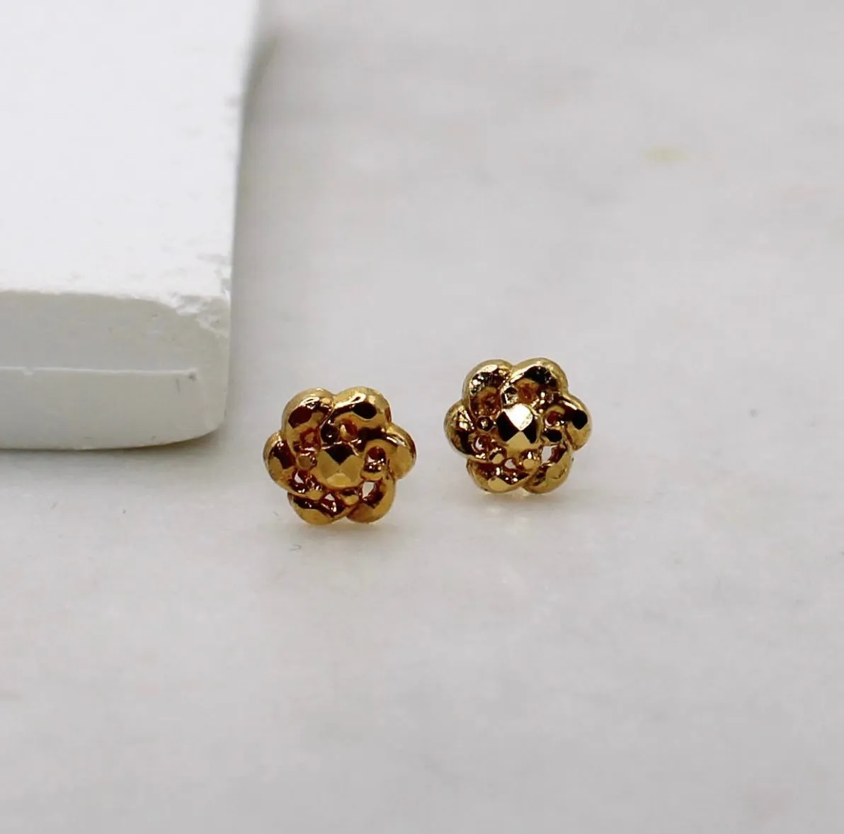 Lightweight Flower Studs