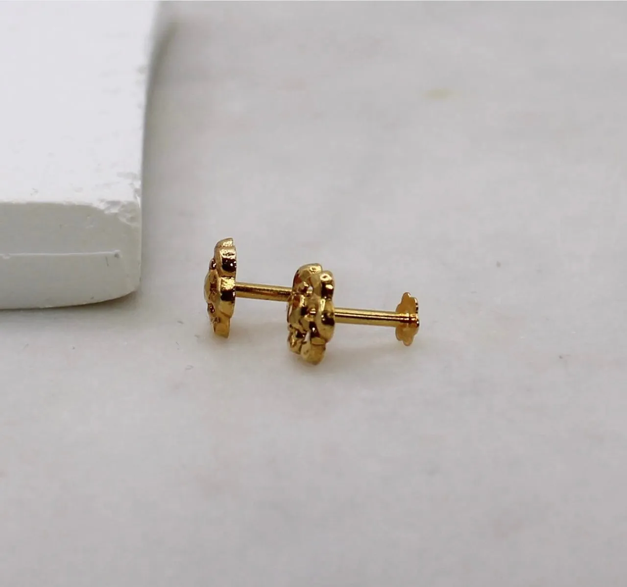 Lightweight Flower Studs