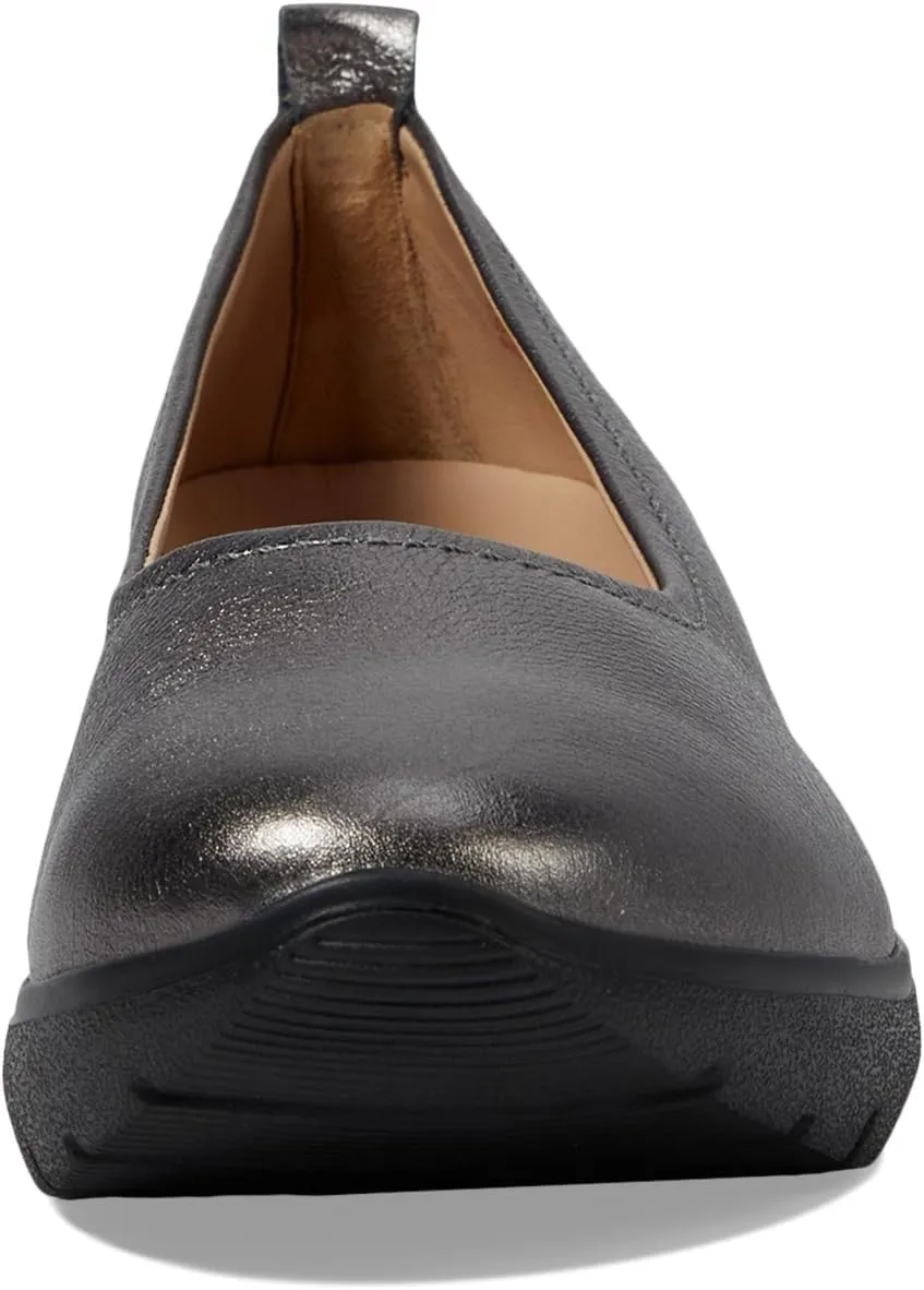 Marc Joseph New York Women's Comfort Slip On Leather Lightweight Loafer Flat
