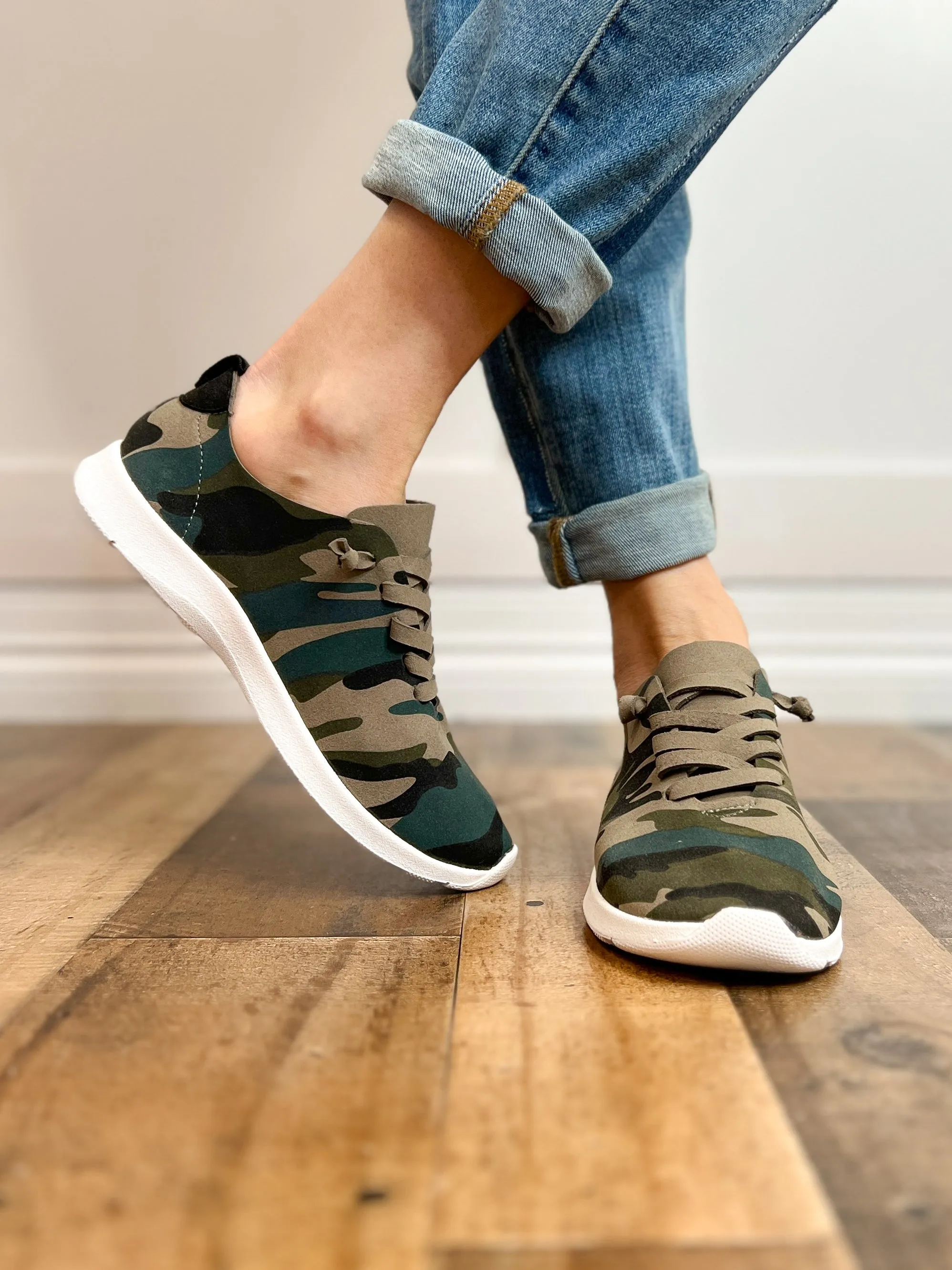 Mayo Lace Up Tennis Shoes in Camo