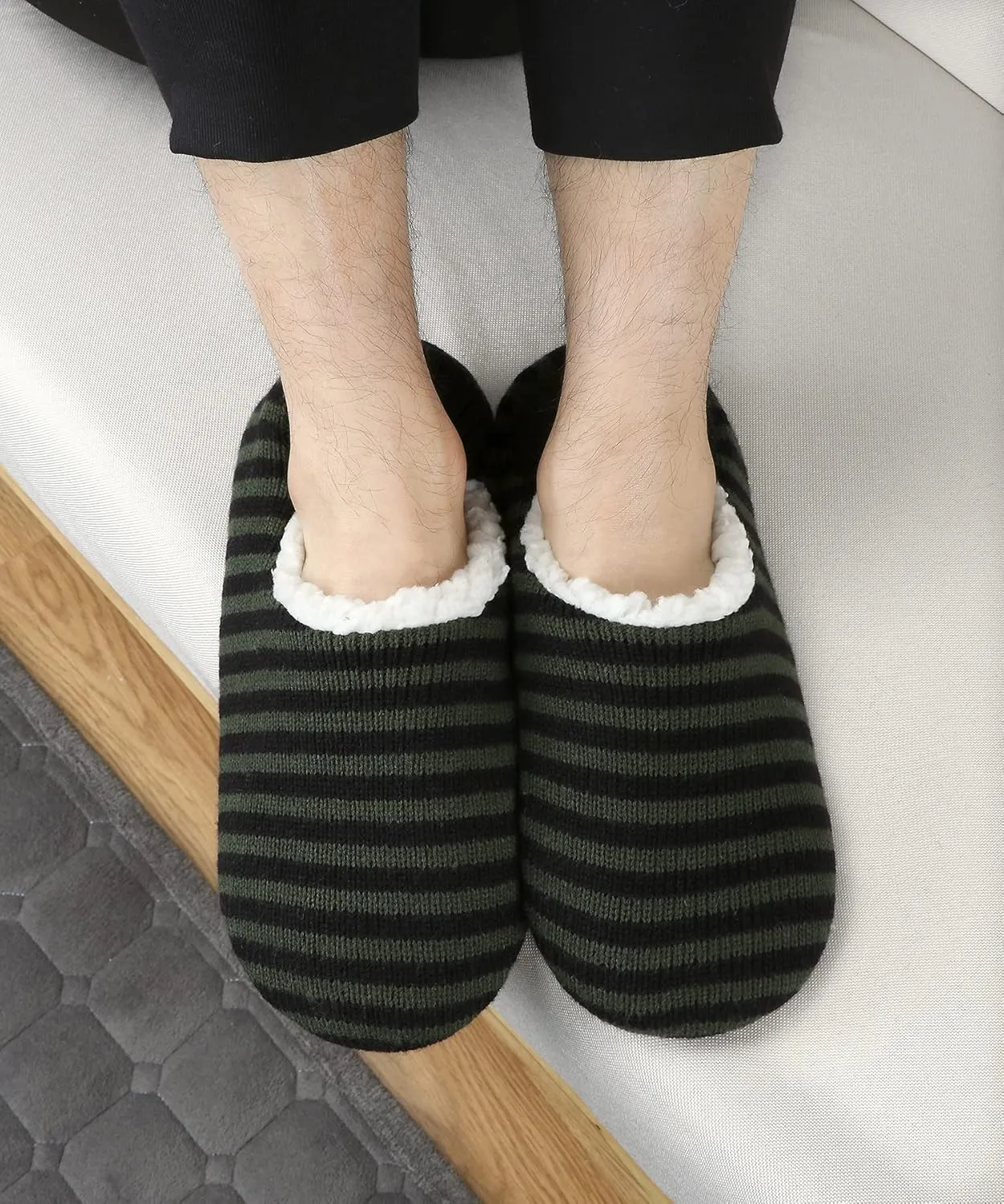 Mens Cozy Soft Sole Slipper Socks With Non Skid Bottoms, Warm Slipper Socks With Grippers For Men, Fuzzy House Slippers