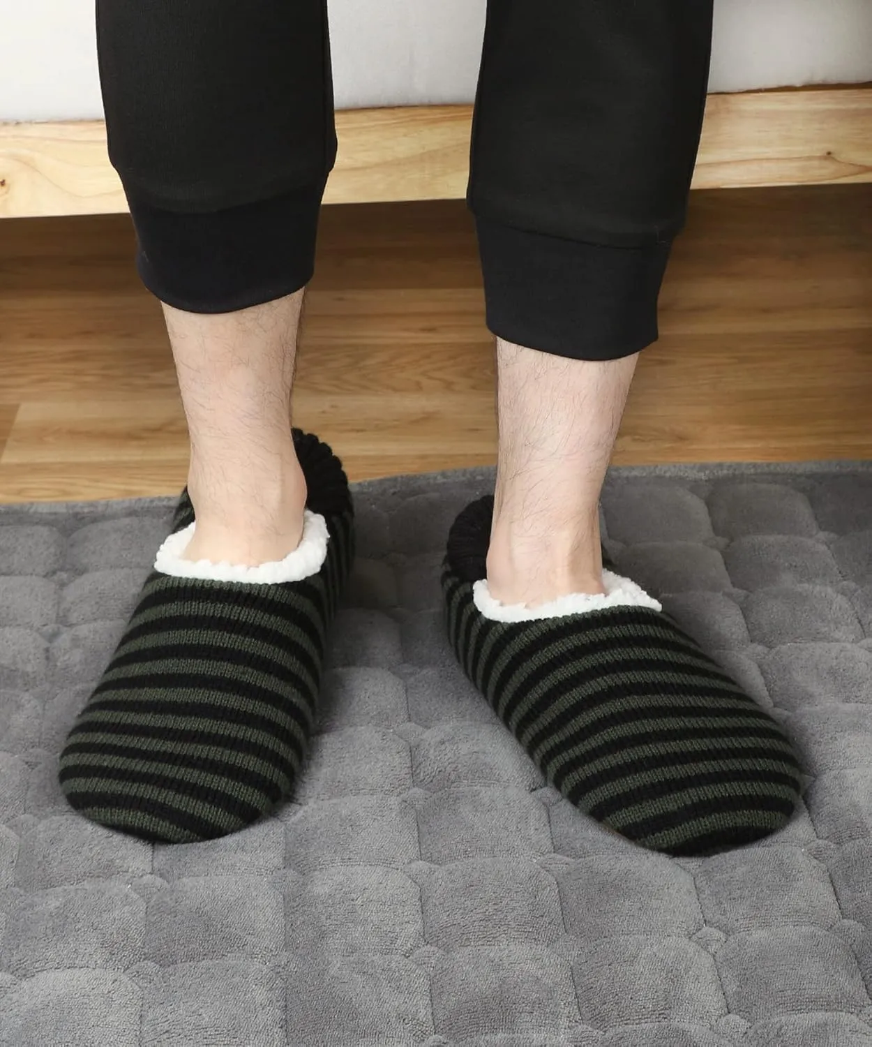 Mens Cozy Soft Sole Slipper Socks With Non Skid Bottoms, Warm Slipper Socks With Grippers For Men, Fuzzy House Slippers