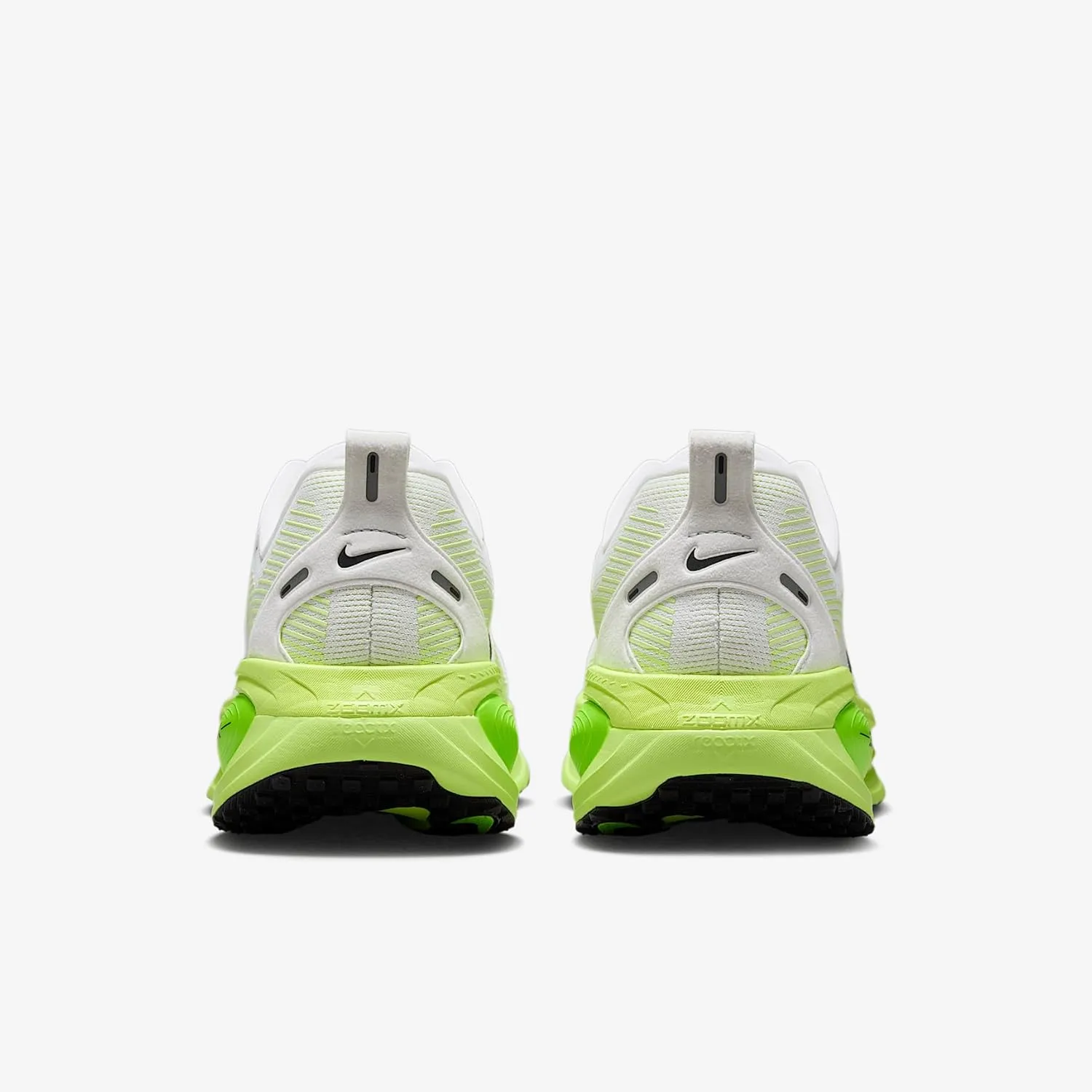 Nike Men's Vomero 18 Sneaker
