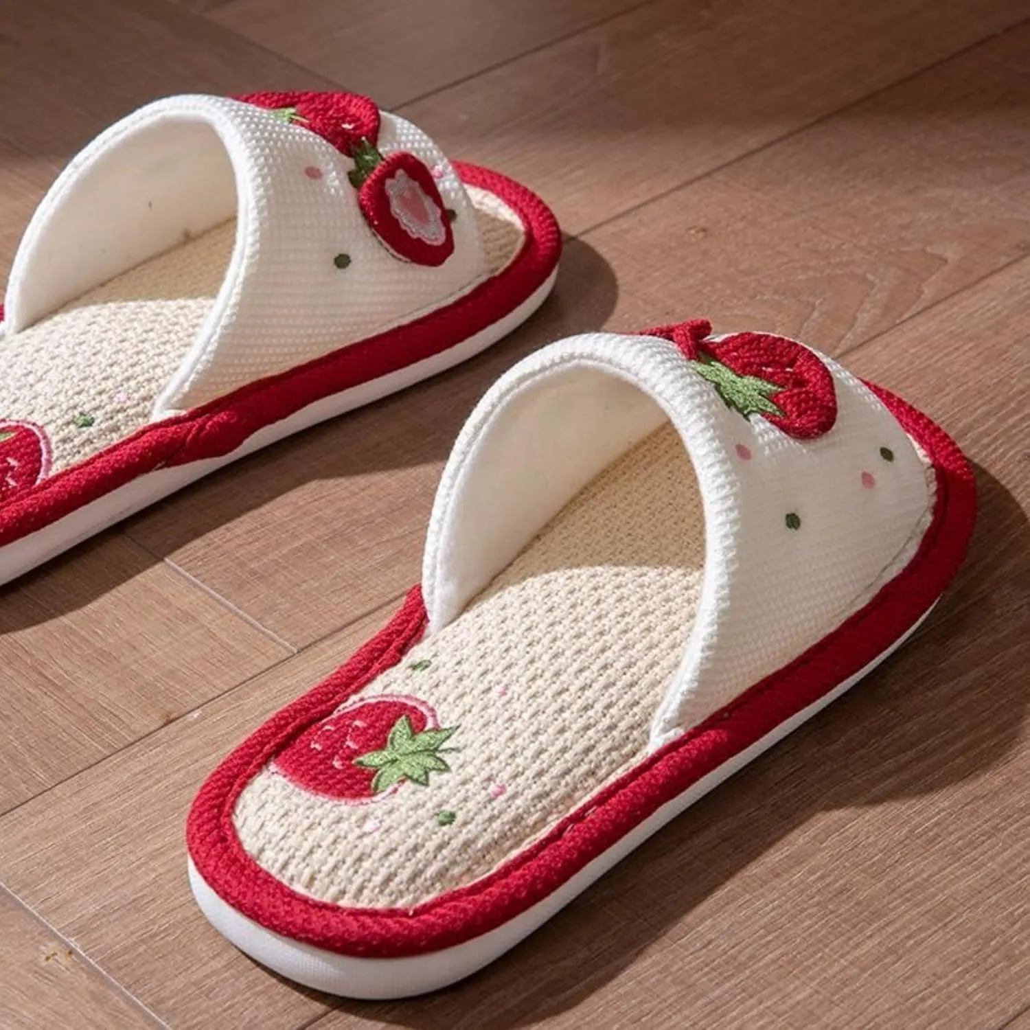Women's Cute Strawberry Slippers Indoor Breathable Linen House Shoes Home Slides Summer Open Toe Slip On Slippers Portable Lightweight
