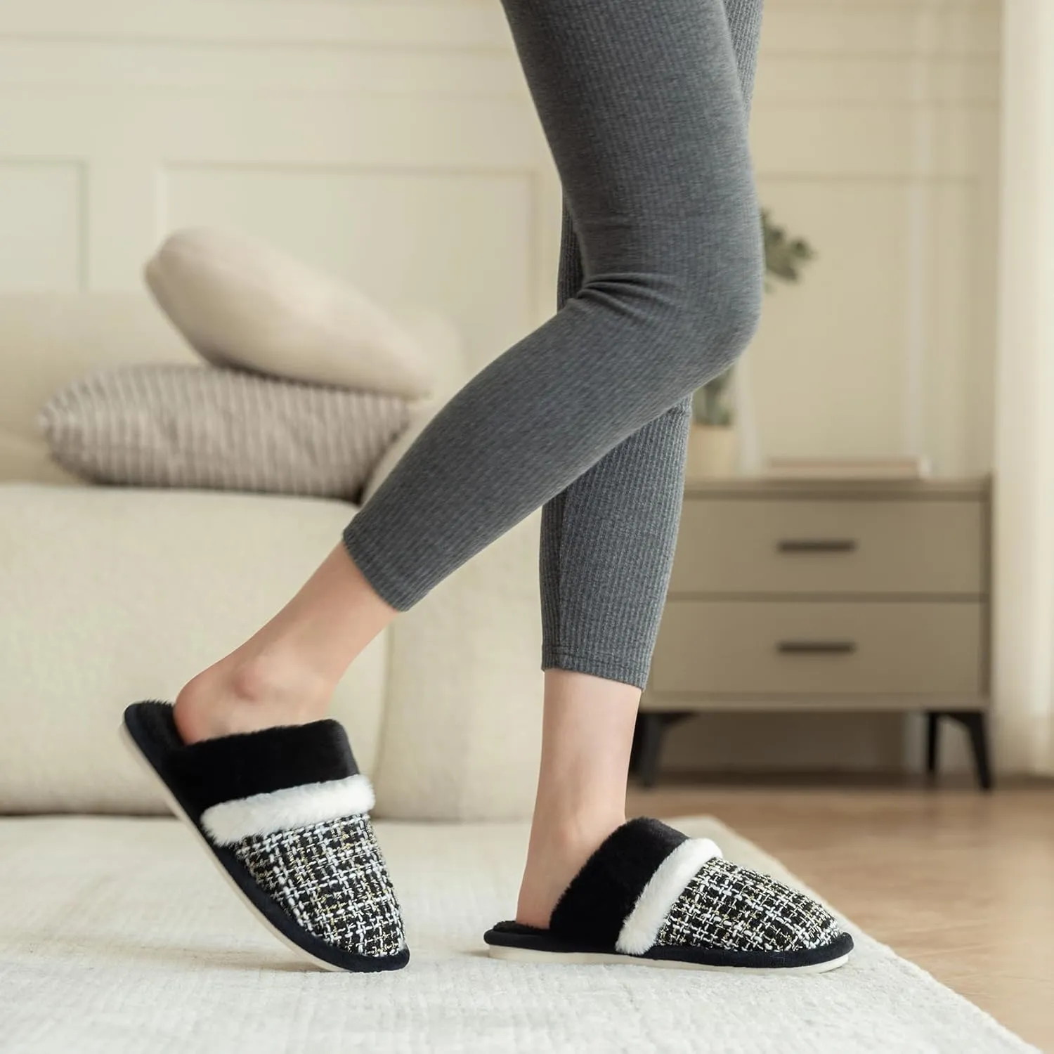 Women's Fuzzy Memory Foam Slippers Warm Gifts Trendy House Slippers Anti-Skid Rubber House Shoes for Women Mom Girlfriend Indoor Outdoor